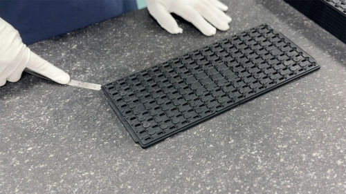 स्वचालित लाइनों में उच्च-सटीकता JEDEC ट्रे की भूमिका